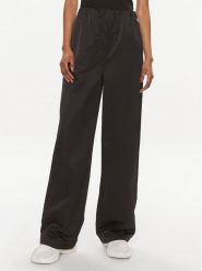 Calvin Klein Jeans Spodnie materiałowe Soft Crinkle J20J223122 Czarny Relaxed Fit. Czarne jeansy damskie Calvin Klein Jeans, l, bez wzorów, z jeansu. Za 399.99 zł.