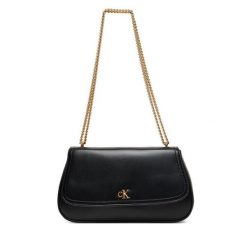 Torebka Calvin Klein. Czarne torebki do ręki damskie Calvin Klein, bez wzorów, wizytowe, bez dodatków. Za 419.99 zł.