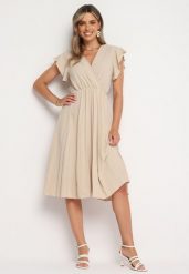 Beżowa Plisowana Sukienka z Kopertowym Dekoltem i Gumką w Talii Waretta. Brązowe sukienki damskie Born2be, na co dzień, m, bez wzorów, eleganckie, bez kołnierzyka, bez ramiączek, kopertowe. Za 59.99 zł.