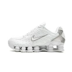 Buty sportowe męskie Nike SHOX TL Metallic Silver białe - AV3595-100. Białe buty sportowe męskie Nike, bez zapięcia. Za 739.00 zł.
