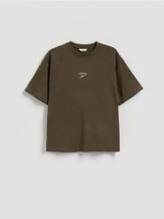 T-shirt boxy z nadrukiem na plecach - oliwkowy. Zielone t-shirty męskie Reserved, l, bez wzorów, z dzianiny, bez kołnierzyka. Za 79.99 zł.