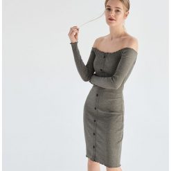 Dopasowana sukienka - Szary. Sukienki damskie marki Sinsay. Za 39.99 zł.