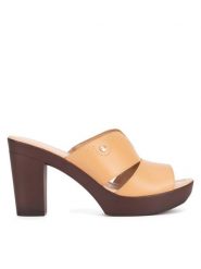 Lasocki Klapki EST-2025-14 Brązowy. Brązowe klapki damskie Lasocki, bez wzorów, ze skóry, bez obcasa. Za 169.99 zł.