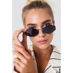 NA-KD Accessories Sześciokątne okulary przeciwsłoneczne - Black. Czarne okulary przeciwsłoneczne damskie NA-KD Accessories. Za 52.95 zł.