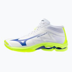 Buty do siatkówki Mizuno Wave Lightning Pro Mid. Białe buty sportowe męskie Mizuno, bez zapięcia, do siatkówki, mizuno wave. Za 389.99 zł.