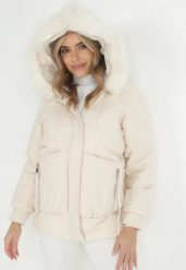 Beżowa Kurtka z Kapturem z Futerkiem Mumat. Brązowe kurtki damskie Born2be, l, z aplikacjami, z kapturem. Za 209.99 zł.