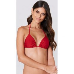 NA-KD Swimwear Góra bikini Shiny Triangle - Red. Bikini damskie marki NA-KD Swimwear. Za 40.95 zł.
