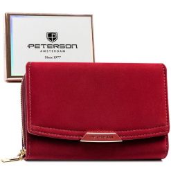 Poziomy portfel damski ze skóry ekologicznej w bordowym kolorze, zamykany suwakiem i zatrzaskiem Peterson PTN 001-THU. Czerwone portfele damskie Peterson, bez wzorów, ze skóry ekologicznej. Za 69.99 zł.