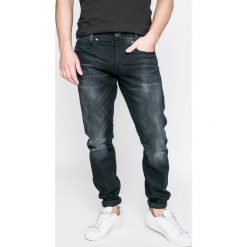 G-Star Raw - Jeansy D-Staq. Niebieskie jeansy męskie G-Star Raw. W wyprzedaży za 359.90 zł.