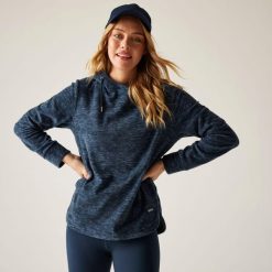 Bluza damska z kapturem Mayse. Niebieskie bluzy damskie Regatta, bez wzorów, z bawełny, z kapturem, trekkingowe. Za 176.50 zł.