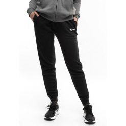 Spodnie Sportowe damskie Nike Park 20 Fleece. Czarne spodnie sportowe damskie Nike, xl, bez wzorów. Za 156.00 zł.