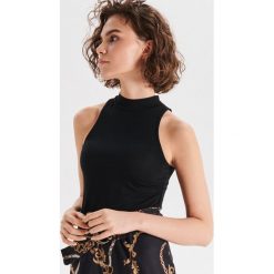 Spódnica mini z łańcuchowym wzorem - Czarny. Spódnice damskie Cropp. Za 59.99 zł.