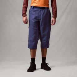Szorty 3/4 Endura Hummvee. Niebieskie szorty męskie ENDURA, bez wzorów. Za 383.35 zł.