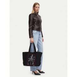 Torebka KARL LAGERFELD. Czarne torebki do ręki damskie KARL LAGERFELD, bez wzorów, bez dodatków. Za 339.99 zł.