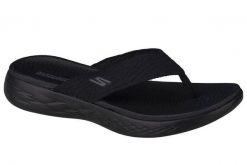 Japonki damskie, On The Go 600 Sunny. Czarne klapki damskie Skechers, bez wzorów, z materiału, sportowe, bez obcasa. Za 199.99 zł.