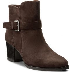 Botki CAPRICE - 9-25325-29 Dk Brown Suede 338. Kozaki damskie Caprice. W wyprzedaży za 259.00 zł.