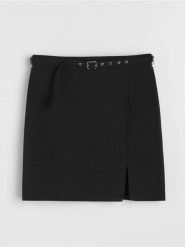 Spódnica mini z kopertowym przodem i paskiem - czarny. Czarne spódnice damskie Sinsay, l, bez wzorów, mini, kopertowe. Za 39.99 zł.