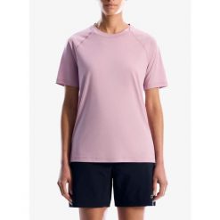 Koszulka szybkoschnąca damska Berghaus Ivyhill Light Tech Tee Af. Czerwone koszulki sportowe damskie Berghaus, bez wzorów, sportowe, bez kołnierzyka. Za 175.99 zł.