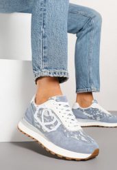 Niebieskie Sneakersy z Koronkowymi Zdobieniami Dallriva. Niebieskie obuwie sportowe damskie Renee, z aplikacjami, z jeansu. Za 89.99 zł.