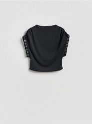 Bluzka z ozdobnymi okuciami - ciemnoszary. Szare bluzki damskie Reserved, l, bez wzorów, z dzianiny, bez kołnierzyka, bez ramiączek. Za 79.99 zł.