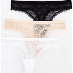 Koronkowe stringi 3 pack - Czarny. Stringi damskie marki Reserved. Za 49.99 zł.