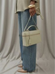 GINO ROSSI Torebka EO-LX10265 Zielony. Zielone torebki do ręki damskie Gino Rossi, bez wzorów, z materiału, bez dodatków. Za 229.99 zł.