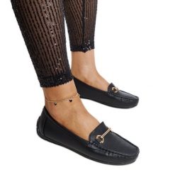 Czarne mokasyny z ozdobną klamerką Adila. Czarne mokasyny damskie z gumy, eleganckie. Za 85.50 zł.