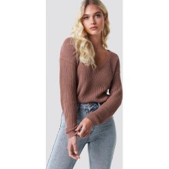 NA-KD Sweter z głębokim dekoltem V - Pink. Różowe swetry damskie NA-KD, dekolt w kształcie v. Za 121.95 zł.