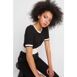 Sweter z krótkim rękawem. Swetry damskie marki Orsay. Za 79.99 zł.