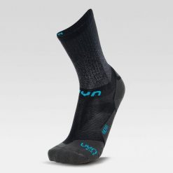 Skarpety rowerowe MAN CYCLING AERO SOCKS r.42-44. Czarne buty sportowe męskie UYN, bez wzorów. Za 89.99 zł.