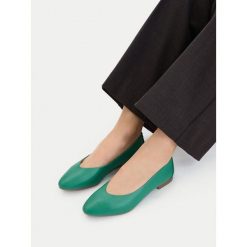Baleriny Lasocki. Zielone baleriny damskie Lasocki, bez wzorów, bez obcasa. Za 149.99 zł.