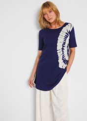 Shirt oversize w batikowy wzór, bawełna organiczna. Niebieskie t-shirty damskie bonprix, bez wzorów, z bawełny, bez kołnierzyka. Za 84.99 zł.