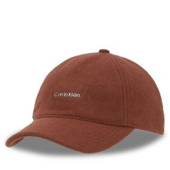 Czapka z daszkiem Calvin Klein. Brązowe czapki i kapelusze damskie Calvin Klein, bez wzorów. Za 159.99 zł.