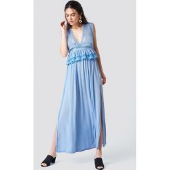 Trendyol Sukienka maxi z rozcięciami - Blue. Niebieskie sukienki damskie Trendyol, z koronki, z dekoltem na plecach. Za 141.95 zł.