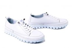 ARTIKER RELAKS 58C3375 biały, półbuty damskie. Białe półbuty damskie Artiker Relaks, bez wzorów, ze skóry, bez obcasa, bez zapięcia. Za 224.90 zł.