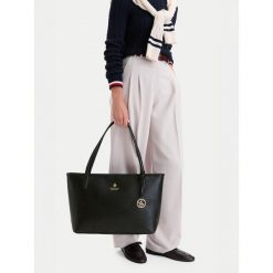 Torebka Beverly Hills Polo Club. Czarne torebki do ręki damskie Beverly Hills Polo Club, bez wzorów, bez dodatków. Za 219.99 zł.