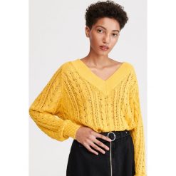 Sweter z warkoczowym splotem - Żółty. Żółte swetry damskie Reserved, l, bez wzorów, ze splotem, bez kołnierzyka, bez ramiączek, bez kaptura. Za 89.99 zł.
