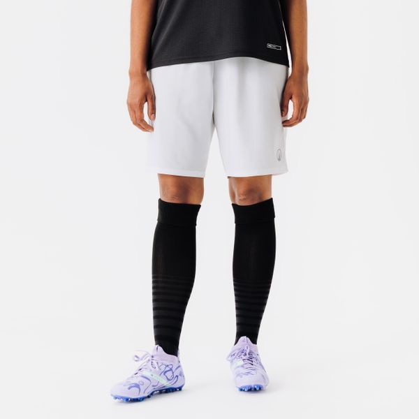 Spodenki piłkarskie Kipsta Viralto Club. Białe krótkie spodenki sportowe męskie KIPSTA, l, bez wzorów, z elastanu, do biegania. Za 39.99 zł.