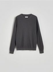 Bawełniany sweter - ciemnoszary. Szare swetry przez głowę męskie Reserved, l, bez wzorów, z bawełny, bez kołnierzyka. W wyprzedaży za 39.99 zł.