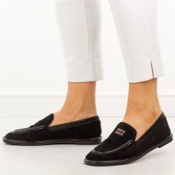 Czarne mokasyny damskie Vinceza 62271. Brązowe mokasyny damskie VINCEZA, z jeansu, eleganckie. W wyprzedaży za 131.12 zł.