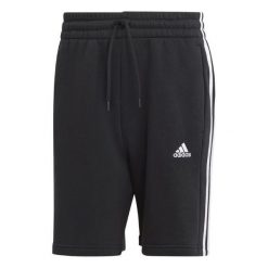 Spodenki krótkie męskie adidas Essentials Fleece 3-Stripes. Czarne krótkie spodenki sportowe męskie Adidas, m, bez wzorów, z bawełny. Za 134.99 zł.