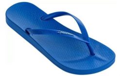 Japonki damskie plażowe do rekreacji Ipanema Anatomica Mix. Niebieskie klapki damskie Ipanema, z aplikacjami, z gumy, eleganckie, bez obcasa, na płaskiej podeszwie. Za 85.00 zł.