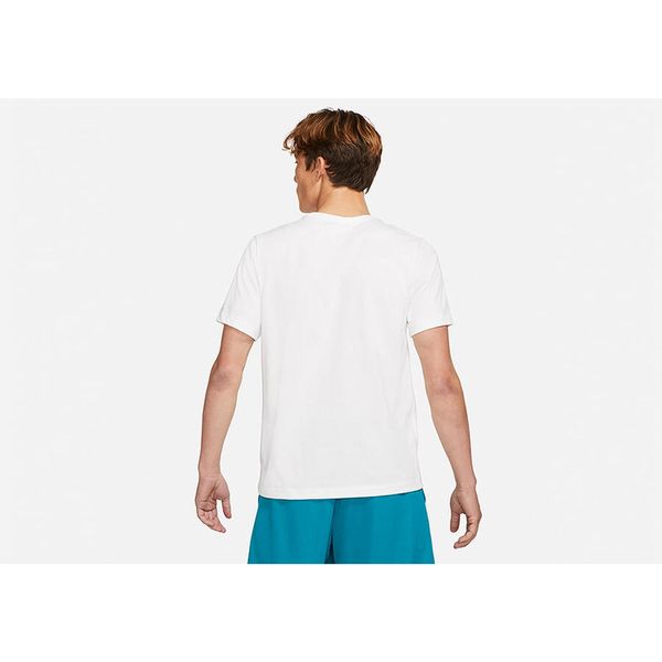 Koszulka męska nike swoosh basketball tee white. Białe koszulki sportowe męskie Nike, m, bez wzorów, bez kołnierzyka, bez ramiączek, do biegania. Za 99.00 zł.