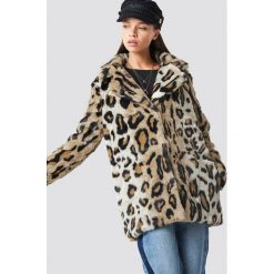 NA-KD Trend Kurtka ze sztucznego futra Leo - Brown,Beige,Multicolor. Brązowe kurtki damskie NA-KD Trend, z futra. Za 445.95 zł.