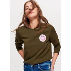 Bluza z nadrukiem - Khaki. Brązowe bluzy damskie Cropp, l, bez wzorów, bez kaptura. Za 119.99 zł.