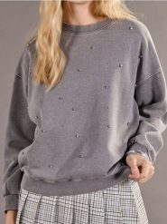 Bluza z efektem sprania i kryształkami - szary. Szare bluzy damskie Sinsay, l, bez wzorów, bez kaptura. W wyprzedaży za 25.99 zł.