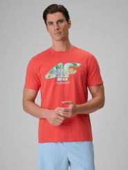 4F T-shirt regular z nadrukiem męski - koralowy L. Czerwone t-shirty męskie 4f, na lato, l, bez wzorów, z bawełny, klasyczne, bez kołnierzyka. W wyprzedaży za 39.99 zł.