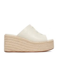 Espadryle Badura. Białe espadryle damskie Badura, bez wzorów, bez obcasa, bez zapięcia. Za 349.99 zł.