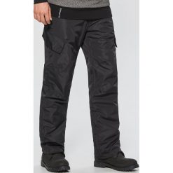 Spodnie snowboardowe - Czarny. Czarne spodnie snowboardowe męskie Cropp. Za 199.99 zł.