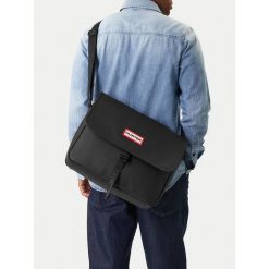 Torba sportowa Hunter. Czarne torby sportowe męskie Hunter, bez wzorów, małe. Za 229.99 zł.